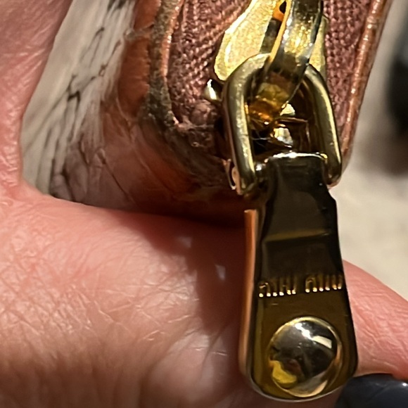 Mui Mui Crock Embossed Pink Wallet - Picture 3 of 11